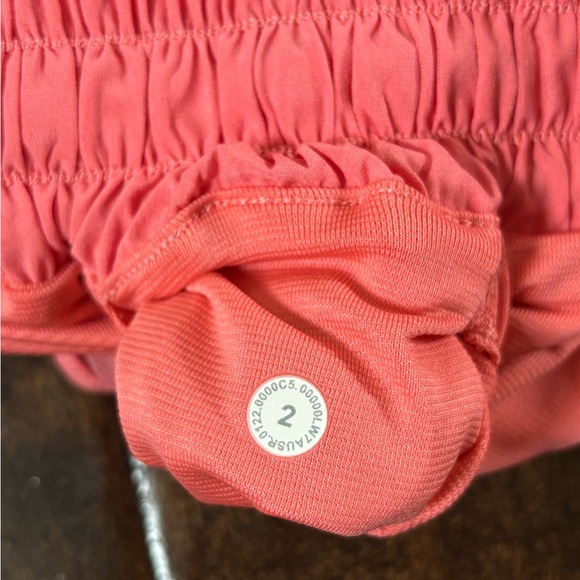 Lululemon Hotty Hot Low-Rise Lined Short 2.5” Pink, Orange, Yellow, Blue Size 2 - Picture 4 of 14
